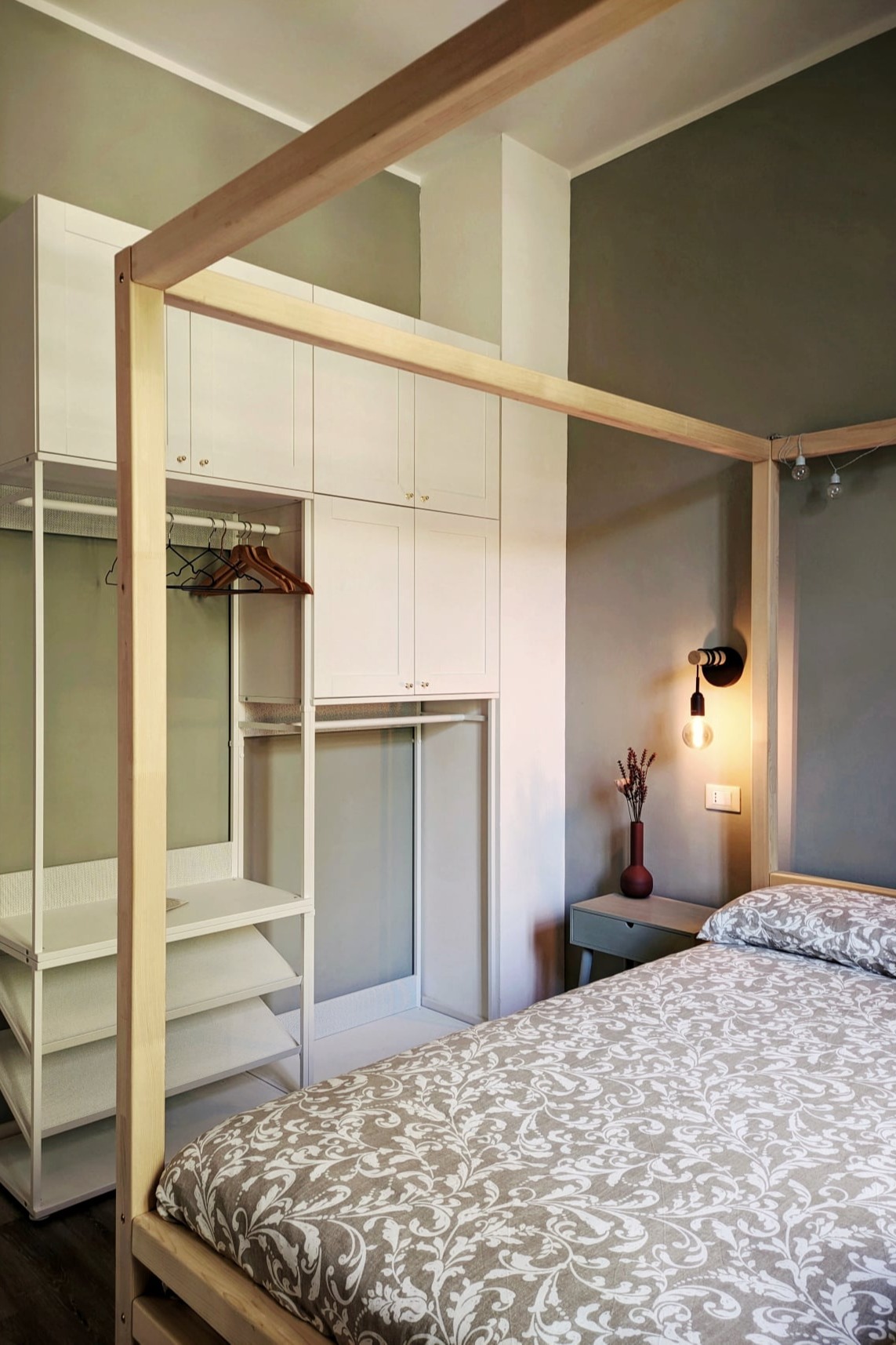 Camera matrimoniale con letto a baldacchino